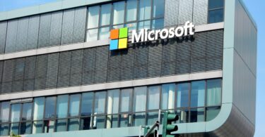 How to Apply for a Human Resources Specialist Position at Microsoft