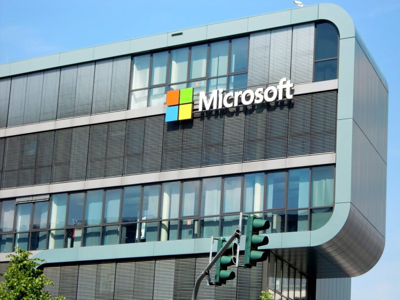 How to Apply for a Human Resources Specialist Position at Microsoft
